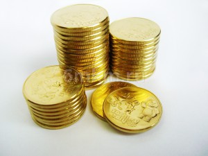 Желтое золочение монет "Sochi 2014" в Москве по выгодной цене. толщина золота 0,5 мкм.